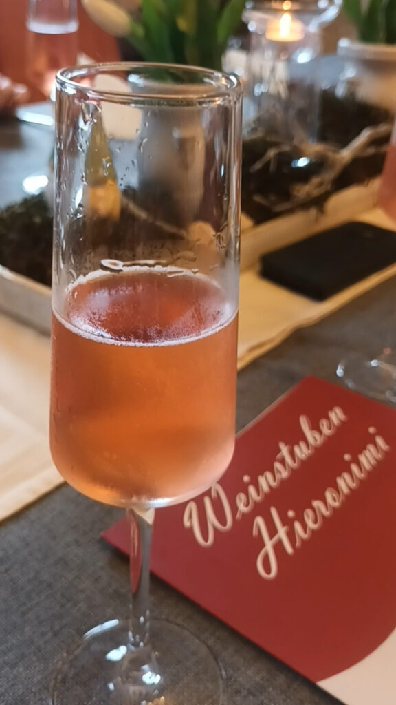 Weinstuben Hieronimi - Kir Mosel als Aperitif